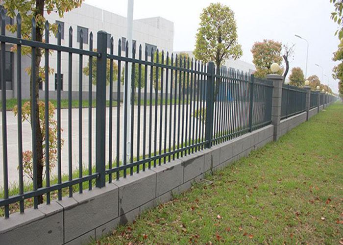 会昌工厂厂区锌钢围墙护栏工程案例
